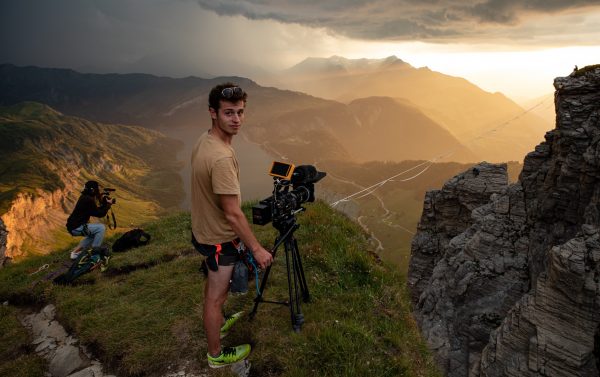 En équilibre au dessus du Lac de Roselend