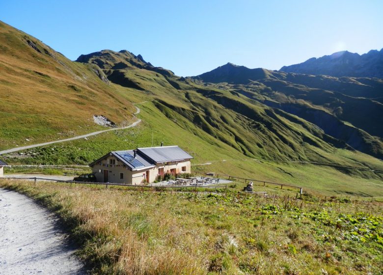 La croix du berger et le lac des fées