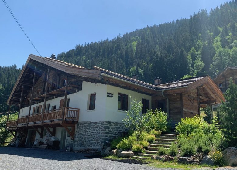 Appartement dans chalet – 7 pièces – 15 personnes – LA FERME BLANCHE