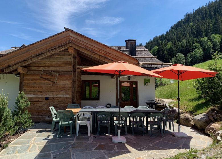 Appartement dans chalet – 7 pièces – 15 personnes – LA FERME BLANCHE