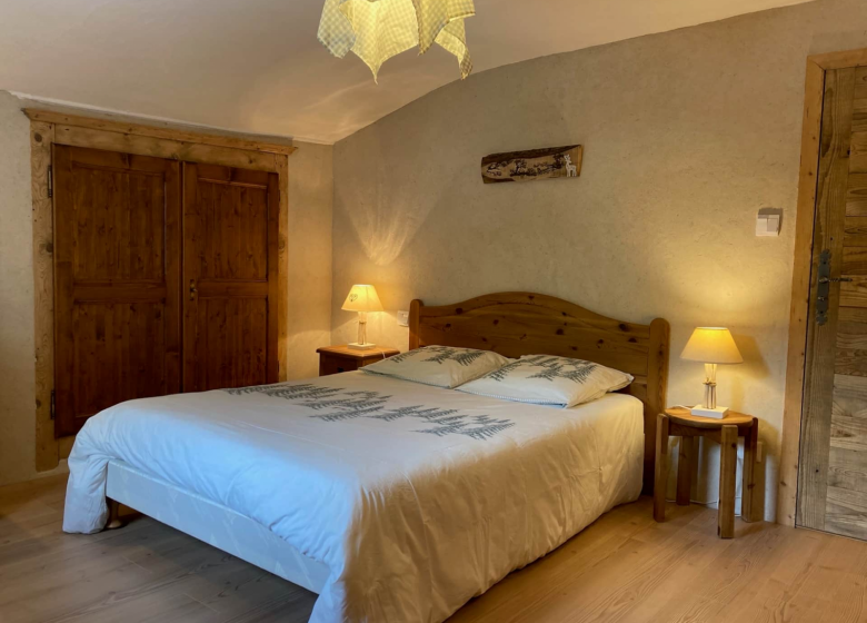 Appartement dans chalet – 7 pièces – 15 personnes – LA FERME BLANCHE
