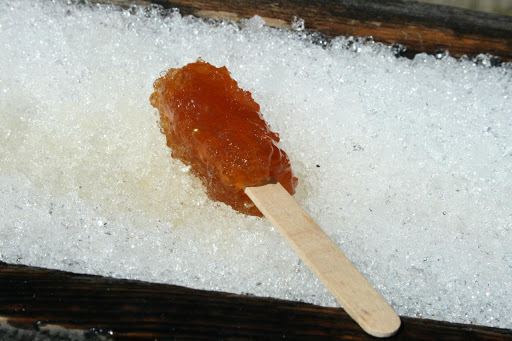 Tire d’érable sur la neige